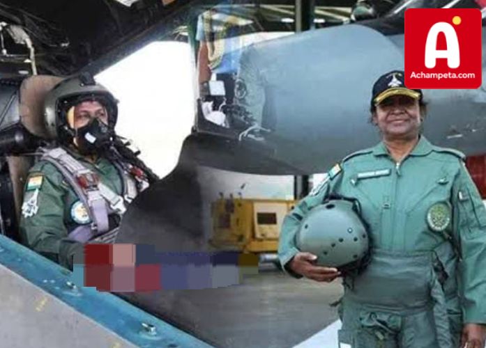 పాక్ దుష్ప్రచారానికి **'చెంపపెట్టు'**లాంటి ఫోటో: రాష్ట్రపతితో రఫేల్ పైలట్ శివాంగీ సింగ్