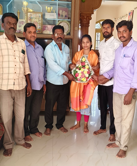 గ్రూప్ 2 లో రాష్ట్ర స్థాయి 15 వ రాంక్ సాధించిన మద్దెల శైలజ