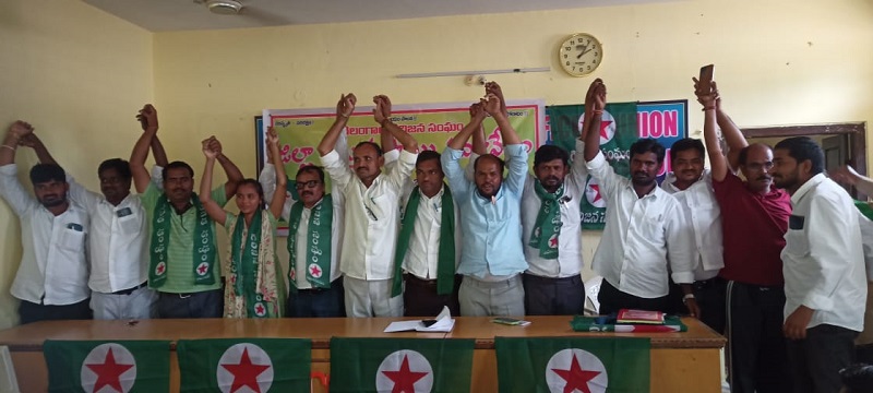 గిరిజనులకు ఇచ్చిన చేవెళ్ల డిక్లరేషన్ అమలు చేయాలి...