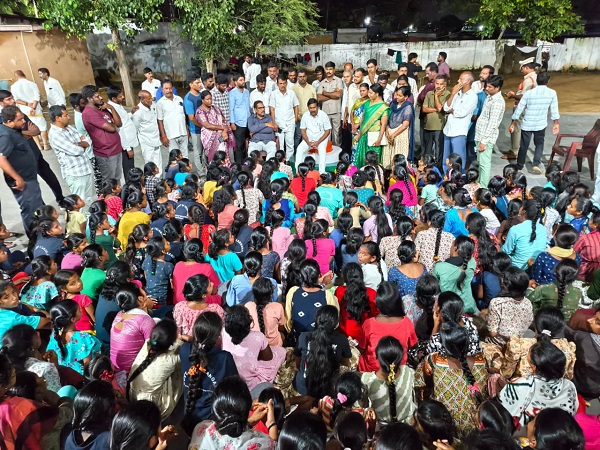 అకస్మాత్తుగా ప్రభుత్వ గిరిజన బాలికల పాఠశాలను తనిఖీ చేసిన ఎమ్మెల్యే