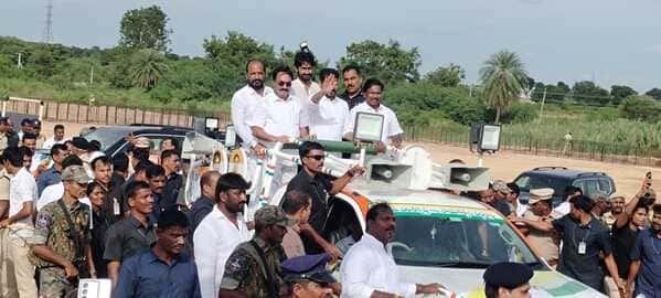 దసరా పండుగ సందర్భంగా జమ్మి చెట్టును దర్శించుకున్న తెలంగాణ రాష్ట్ర ముఖ్యమంత్రి వర్యులు..